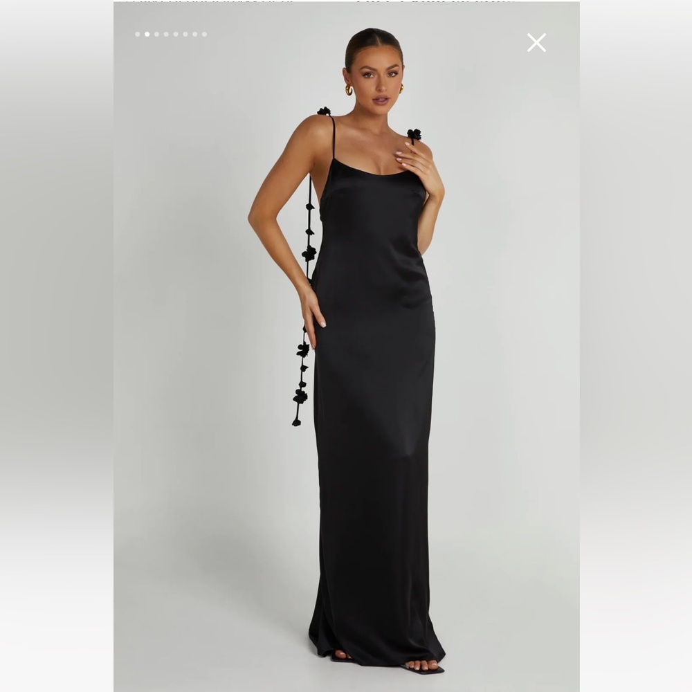 NWT Meshki Elenora gown
